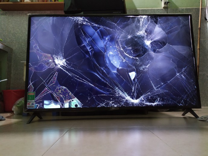 Giá Thay Màn Hình Tivi LG 49 Inch, 50 Inch, 55 Inch Tại Nhà