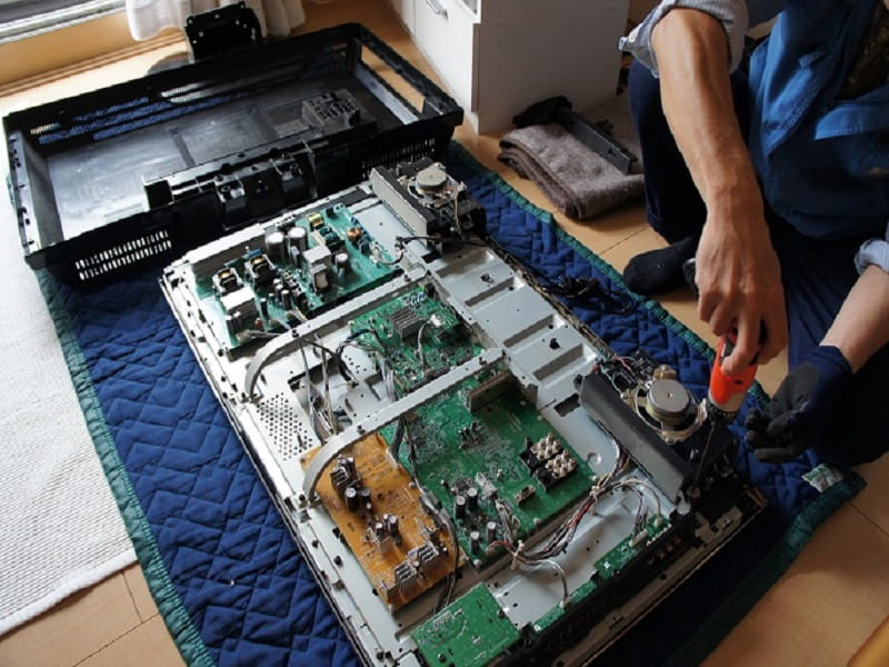 Màn Hình Tivi LG Bị Chia Đôi 